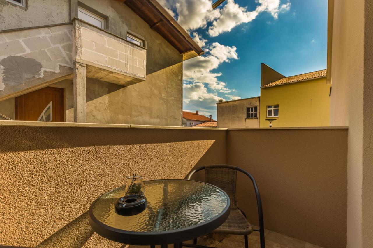 2Sis 2 Apartments Zadar Quarto foto